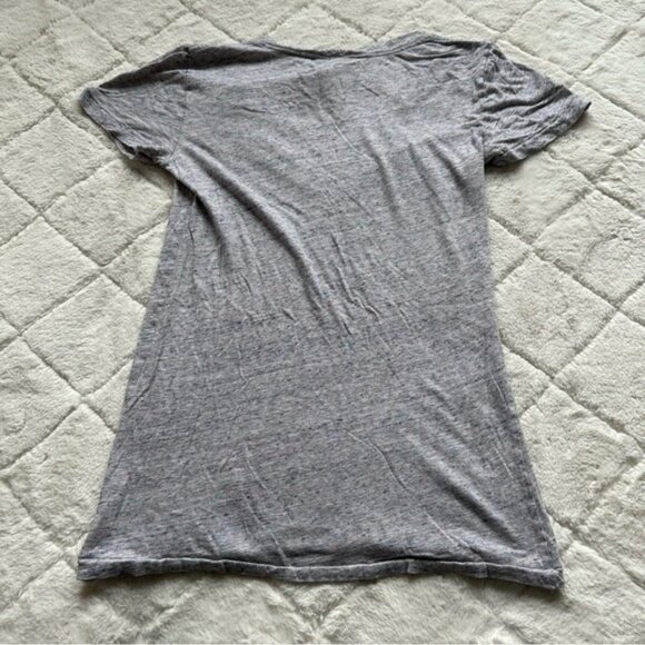 Victoria's Secret PINK | Short Sleeve Heather Gray V-Neck Tee Shirt | Size Small - Picture 4 of 12